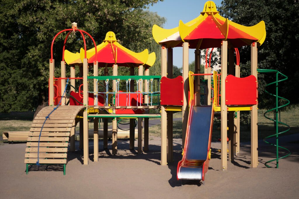 Laudo Técnico de Playground para Escolas: Segurança e Conformidade Legal